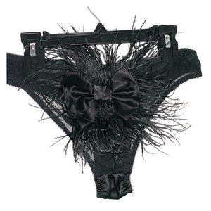 very sexy pantys with feathers